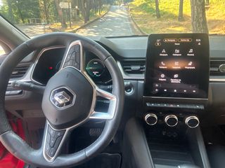 Renault Captur 2023 E tech plug in-thumb-26