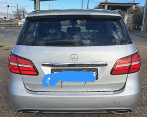 Mercedes-Benz B 180 2014-thumb-4