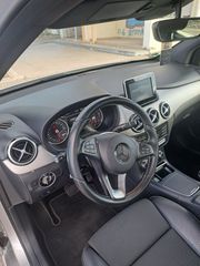 Mercedes-Benz B 180 2014-thumb-7