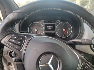 Mercedes-Benz B 180 2014-thumb-9