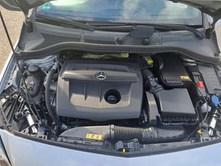 Mercedes-Benz B 180 2014-thumb-15