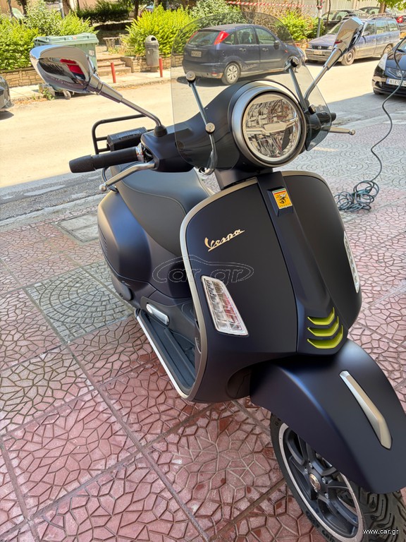 Vespa GTS Super Tech 300 2025 SUPER TECH 300
