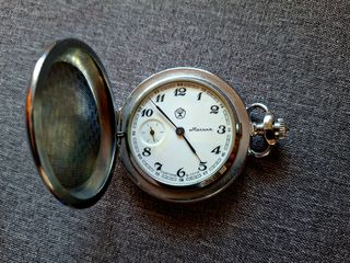 Vintage ρολόι τσέπης Molnija USSR με χειροκίνητο κούρδισμα, 50 mm, σε άριστη λειτουργική και εμφανιστική κατάσταση.