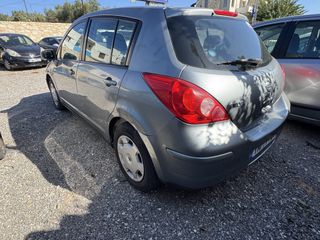Nissan Tiida 2011-thumb-5