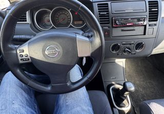 Nissan Tiida 2011-thumb-12