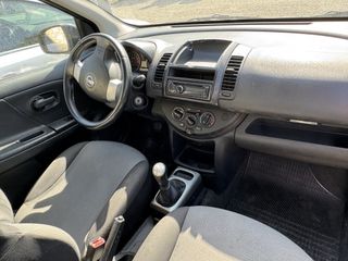 Nissan Note 2011-thumb-10