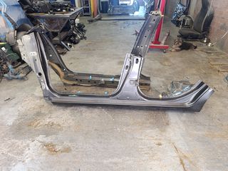 Toyota yaris μασπιές κολώνες