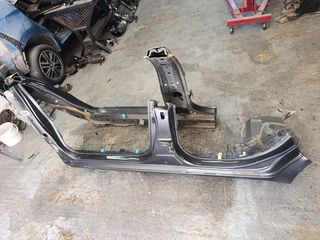 Toyota yaris μασπιές κολώνες-thumb-1