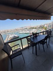 Σετ μπαλκονιού ενός έτους σε άριστη κατάσταση