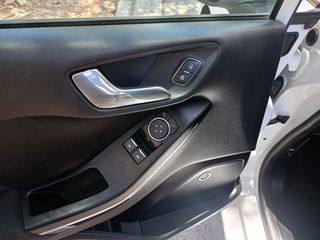 Ford Fiesta 2018 ST LINE-thumb-23