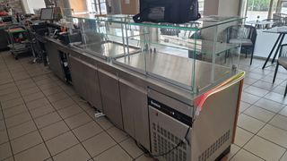 Πωλείται ψυγείο βιτρίνα