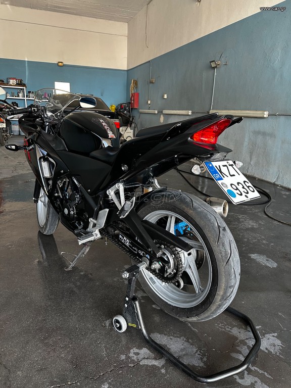 Honda CBR250R 2011