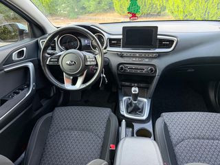 Kia Ceed / cee'd 2018 GT LINE-thumb-18