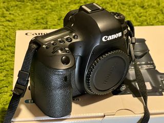 Canon EOS 6D Mark II Body DSLR Full Frame-thumb-7