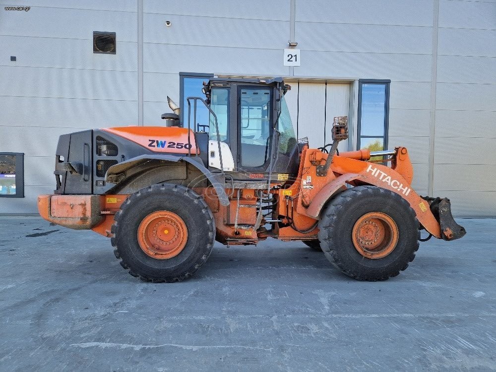 Φορτωτής Με Λάστιχα Hitachi 2013 ZW250-5B