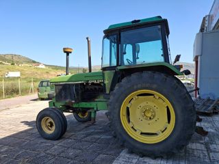 Τρακτέρ John Deere 1982 3350-thumb-2