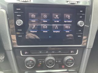 Volkswagen Golf 2018-thumb-19