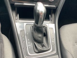 Volkswagen Golf 2018-thumb-21