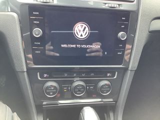 Volkswagen Golf 2018-thumb-22