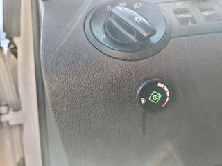 Volkswagen Caddy 2009-thumb-7