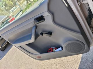 Volkswagen Caddy 2009-thumb-10