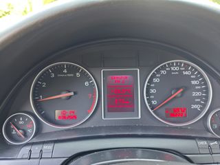 Audi A4 2001-thumb-20