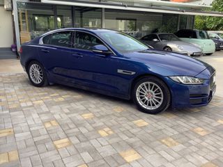 Jaguar XE 2017-thumb-2