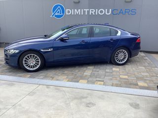 Jaguar XE 2017-thumb-3