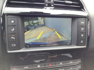 Jaguar XE 2017-thumb-25