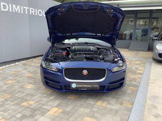 Jaguar XE 2017-thumb-27