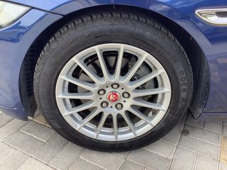 Jaguar XE 2017-thumb-30