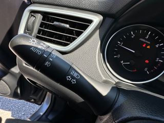 Nissan Qashqai 2018 1.5 DCI N-CONNECTA PANORAMA 360°CAMERA NAVI-thumb-16