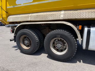 Ανατροπή Volvo 2009 FM400-thumb-3
