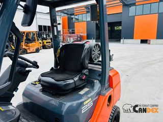 Toyota 2011 02-8FG25-thumb-6
