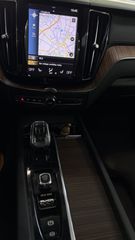 Volvo XC 60 2021 B5-thumb-17