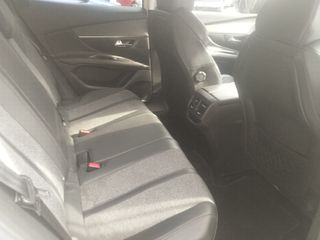 Peugeot 3008 2018-thumb-10