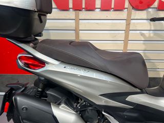 Piaggio Beverly 400 2021-thumb-6