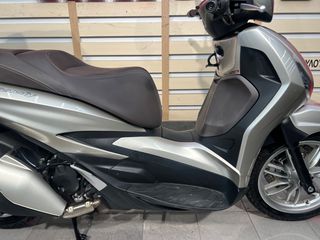 Piaggio Beverly 400 2021-thumb-10