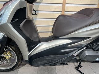 Piaggio Beverly 400 2021-thumb-17
