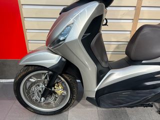 Piaggio Beverly 400 2021-thumb-18
