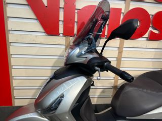 Piaggio Beverly 400 2021-thumb-19