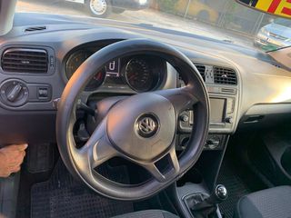Volkswagen Polo 2016-thumb-5