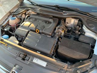 Volkswagen Polo 2016-thumb-7