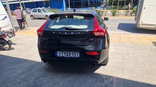 Volvo V40 Cross Country 2018-thumb-3