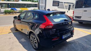 Volvo V40 Cross Country 2018-thumb-4