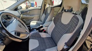 Volvo V40 Cross Country 2018-thumb-7