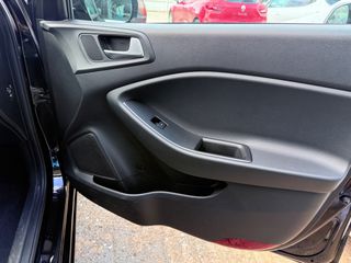 Hyundai i 20 2015 1.1 CRDI “Book Service”-thumb-16