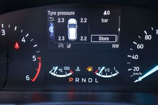 Ford Kuga 2021 1.5cc Diesel  EcoBlue 120hp (AYTOMATO)-thumb-26