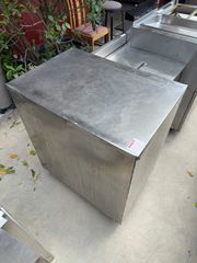 Τροχήλατος Κάδος inox με Καπάκι (Α4447)