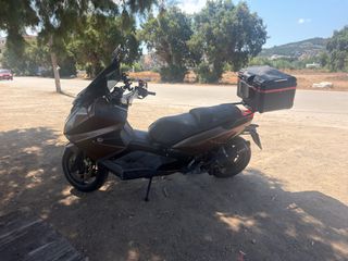 Gilera GP 800 2009-thumb-2